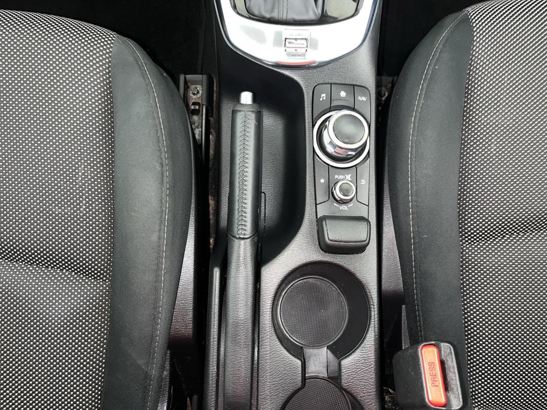 Photo '23' of Mazda Mazda2