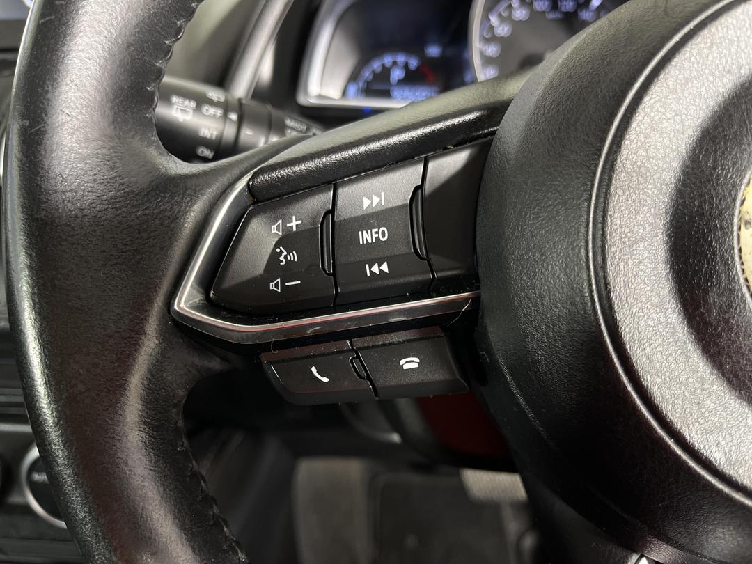 Photo '25' of Mazda Mazda2