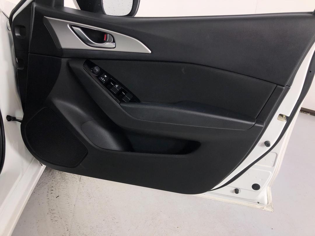 Photo '15' of Mazda Mazda3