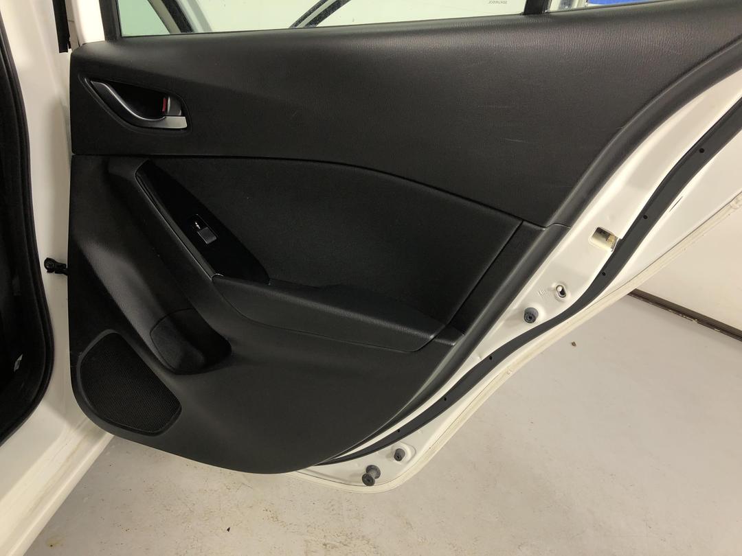 Photo '19' of Mazda Mazda3