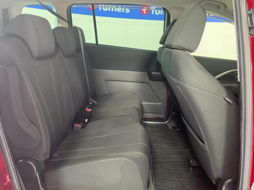 Photo '20' of Mazda Premacy