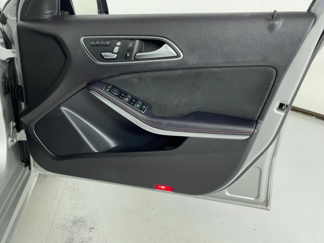 Photo '15' of Mercedes-Benz A-Class