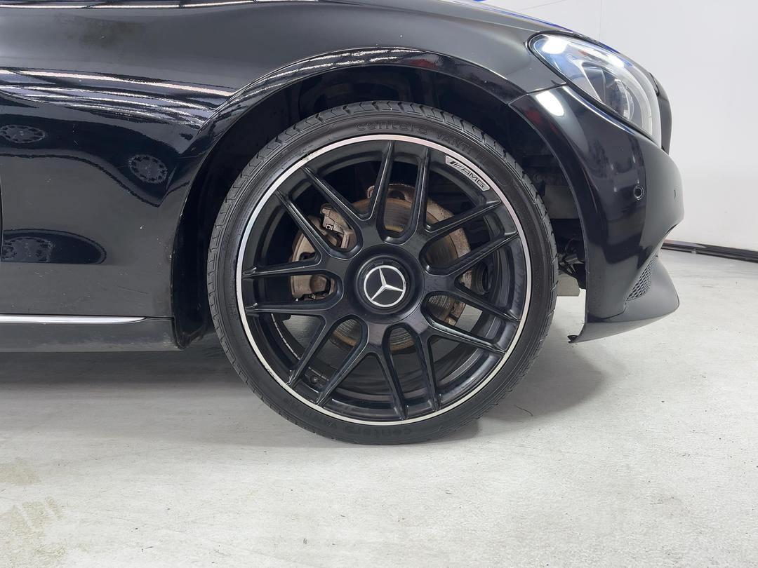 Photo '9' of Mercedes-Benz C-Class