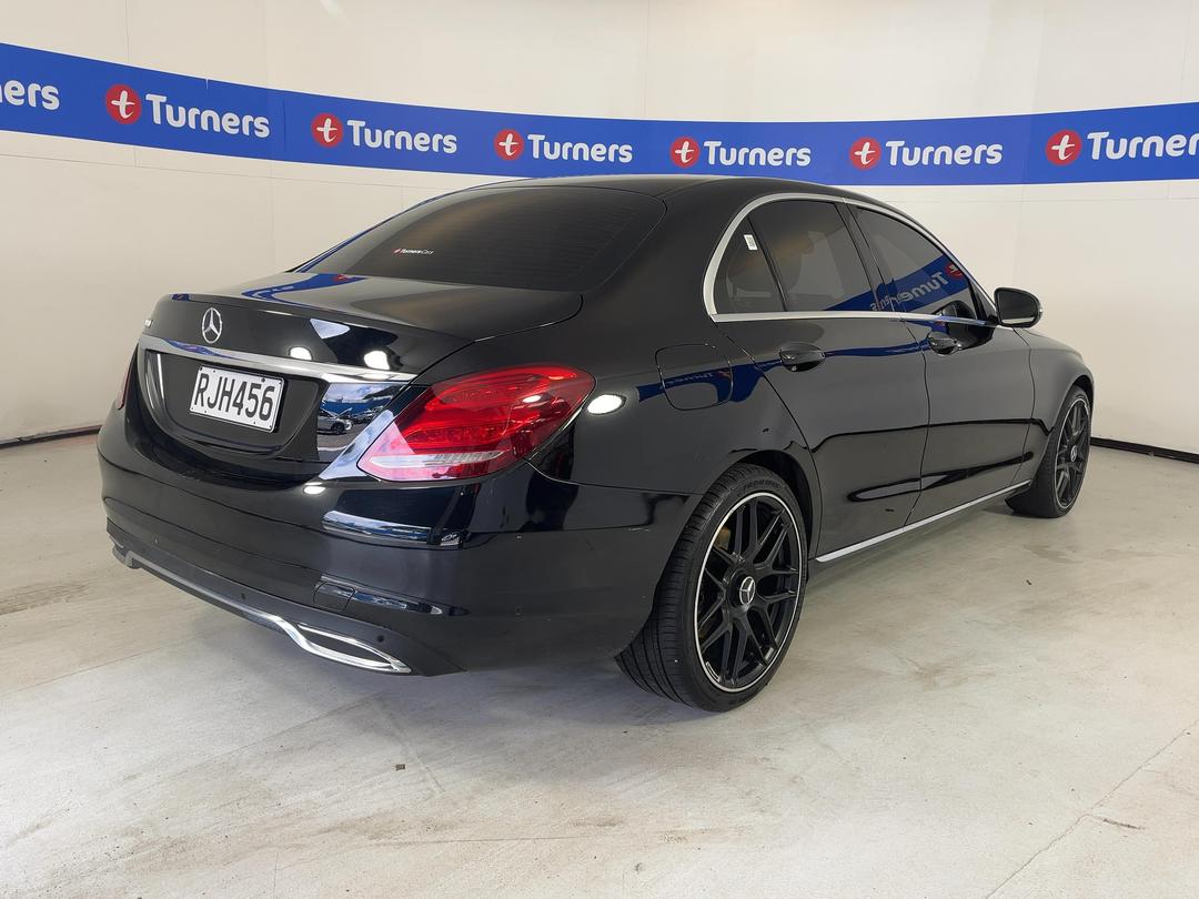 Photo '7' of Mercedes-Benz C-Class
