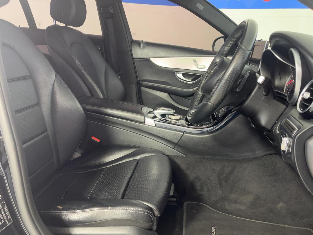 Photo '16' of Mercedes-Benz C-Class