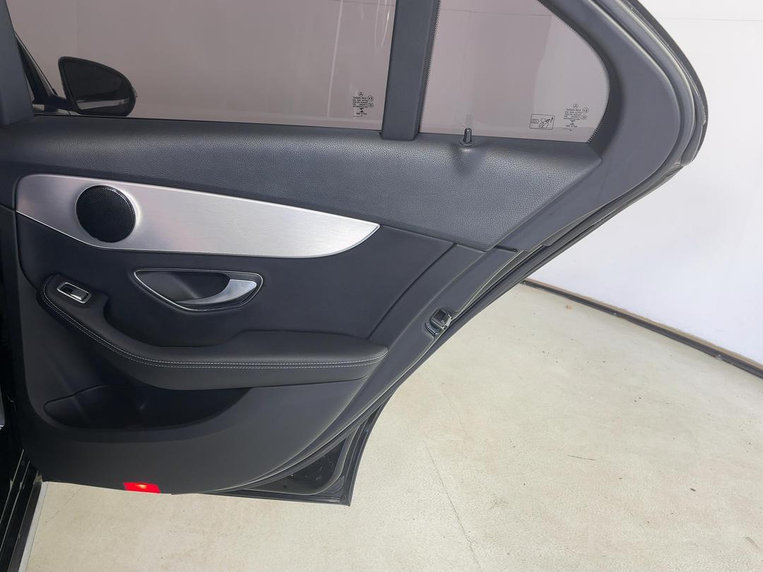 Photo '19' of Mercedes-Benz C-Class