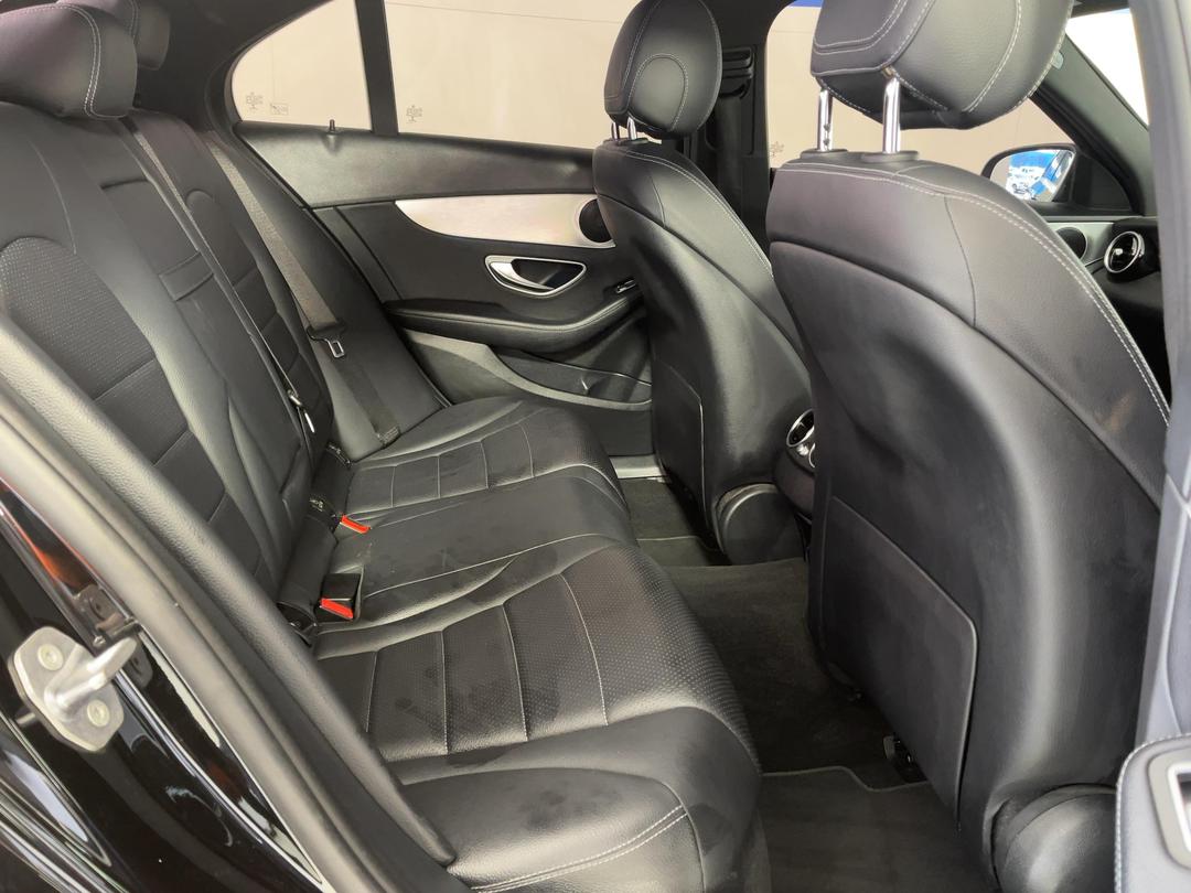 Photo '20' of Mercedes-Benz C-Class