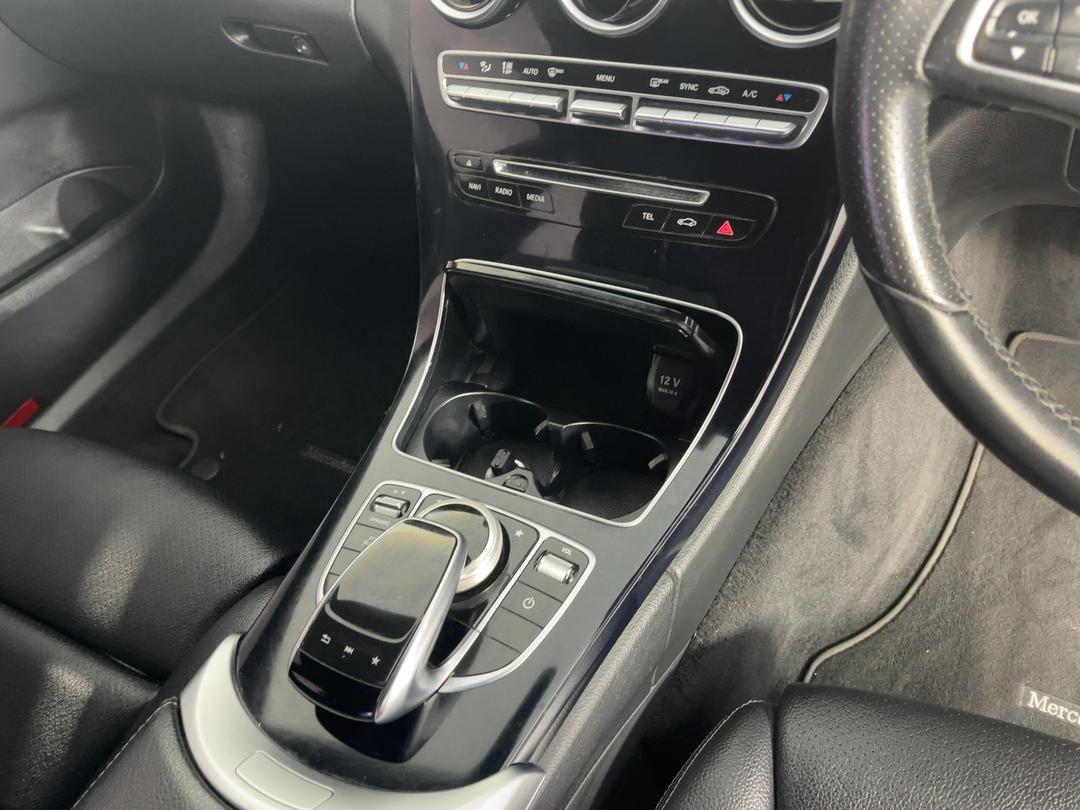 Photo '18' of Mercedes-Benz C-Class