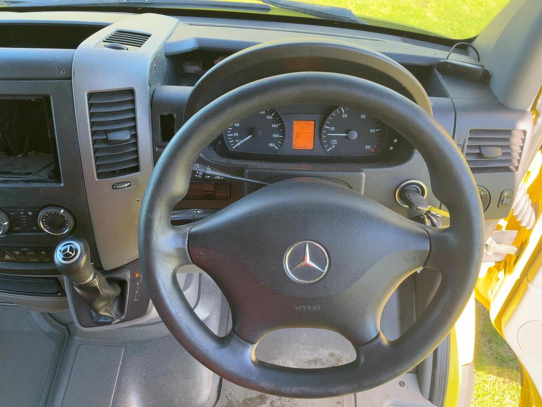 Photo '19' of Mercedes-Benz Sprinter 319 VAN MWB 3.88T Ambulance