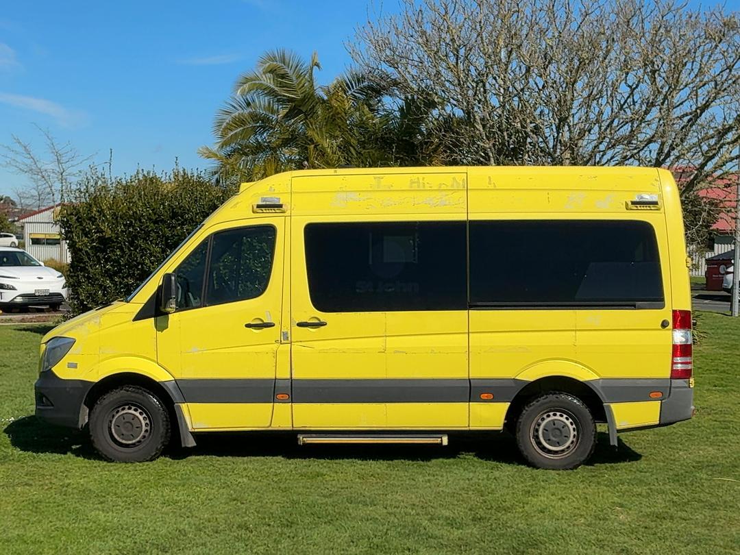 Photo '9' of Mercedes-Benz Sprinter 319 VAN MWB 3.88T Ambulance