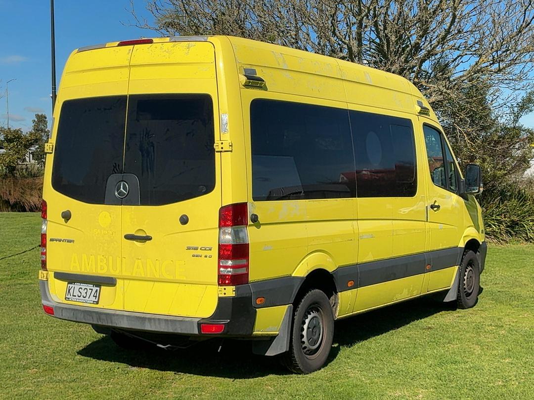 Photo '4' of Mercedes-Benz Sprinter 319 VAN MWB 3.88T Ambulance