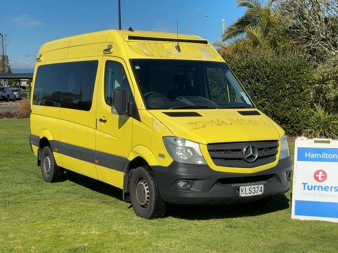 Photo '1' of Mercedes-Benz Sprinter 319 VAN MWB 3.88T Ambulance