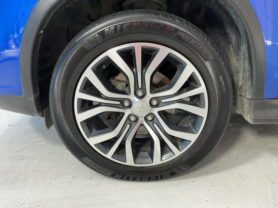 Photo '10' of Mitsubishi ASX