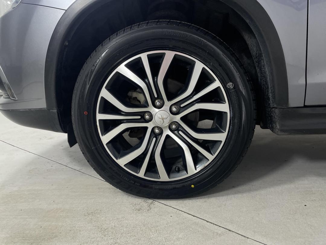 Photo '10' of Mitsubishi ASX