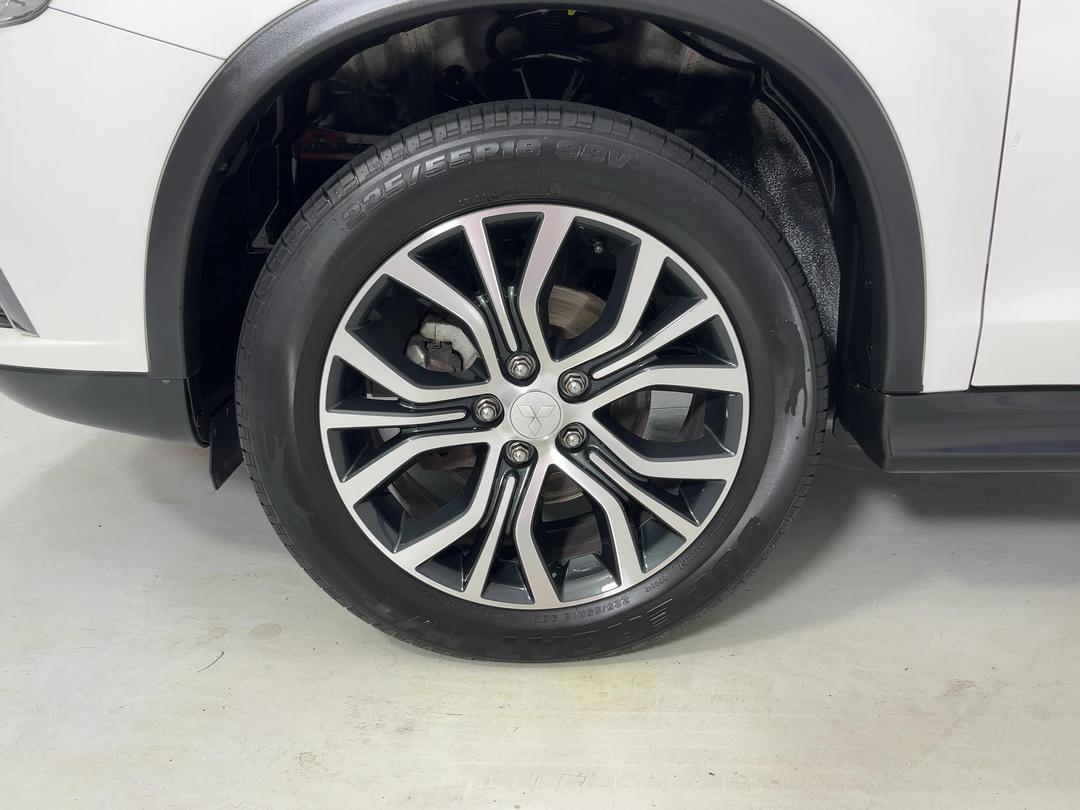 Photo '10' of Mitsubishi ASX