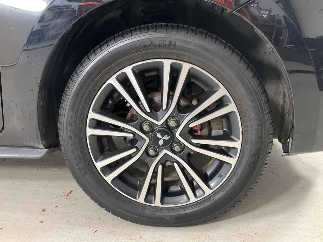 Photo '9' of Mitsubishi Mirage