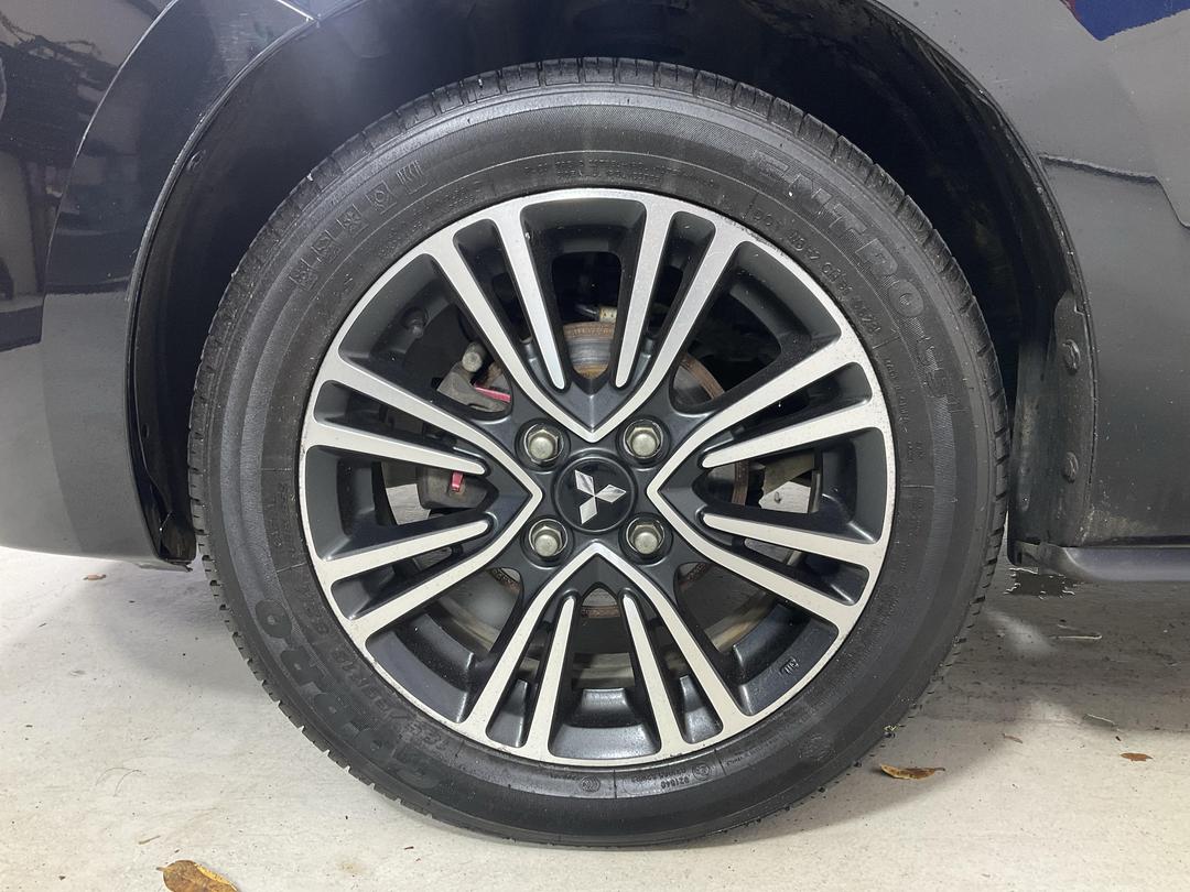 Photo '10' of Mitsubishi Mirage