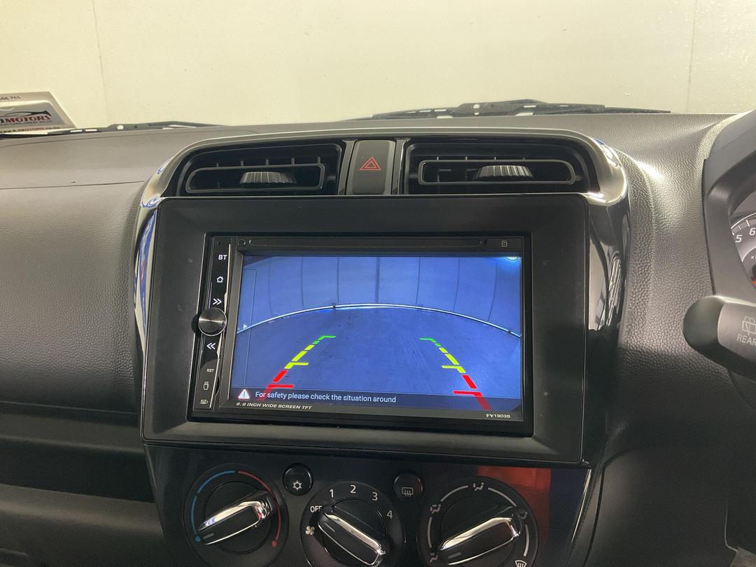 Photo '29' of Mitsubishi Mirage