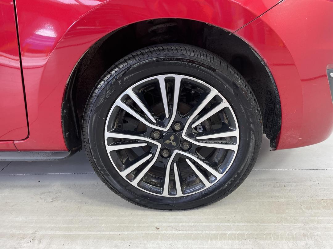 Photo '9' of Mitsubishi Mirage