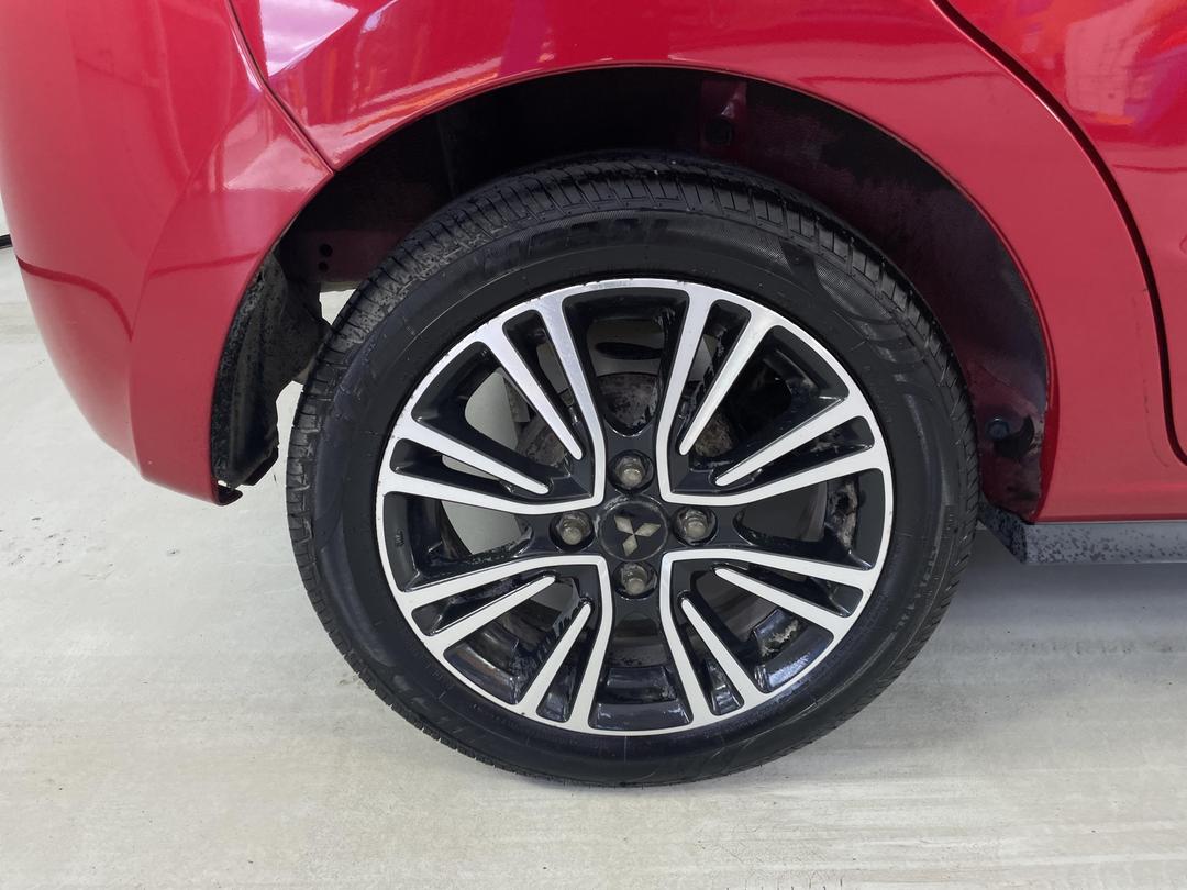 Photo '12' of Mitsubishi Mirage