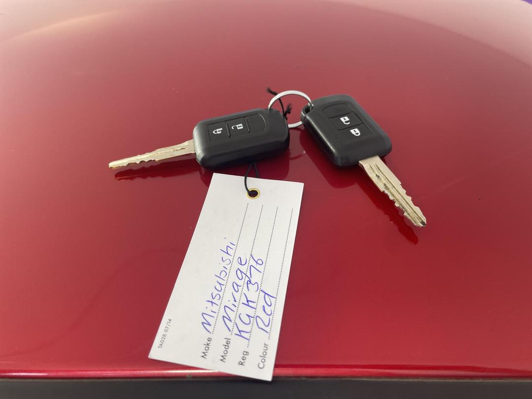 Photo '22' of Mitsubishi Mirage