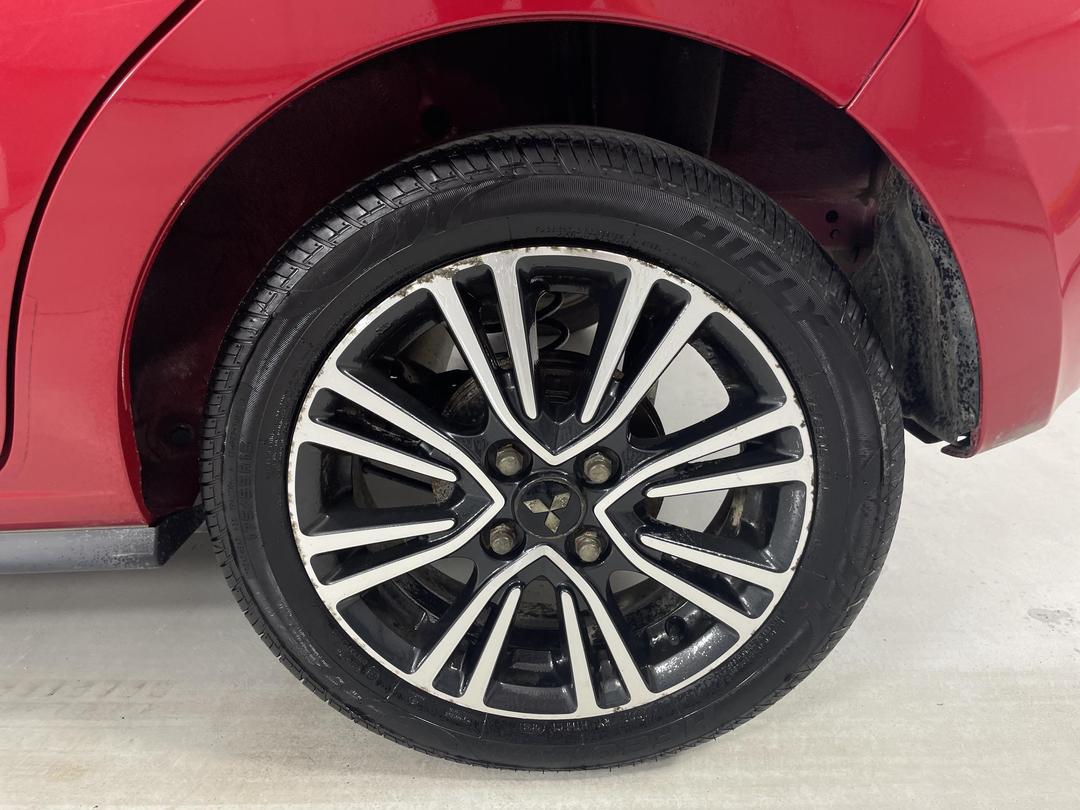 Photo '11' of Mitsubishi Mirage