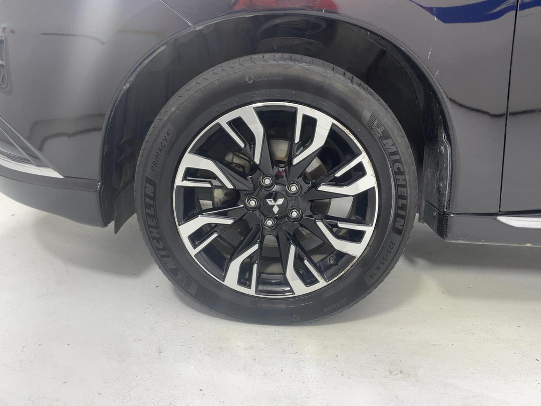 Photo '10' of Mitsubishi Outlander