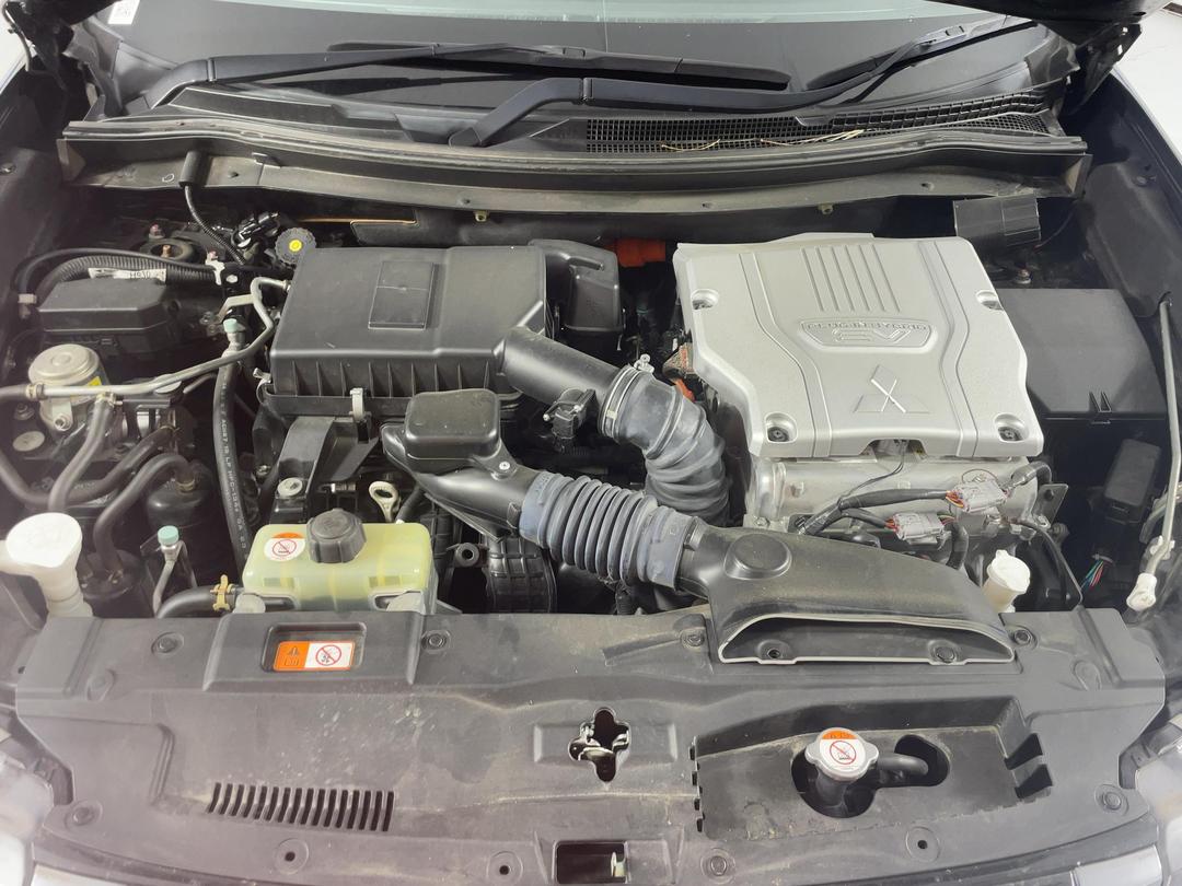 Photo '13' of Mitsubishi Outlander