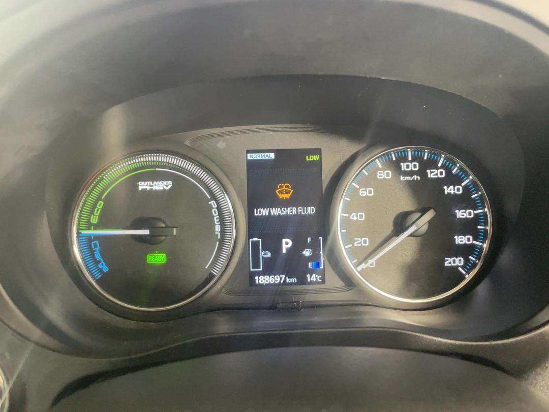 Photo '21' of Mitsubishi Outlander