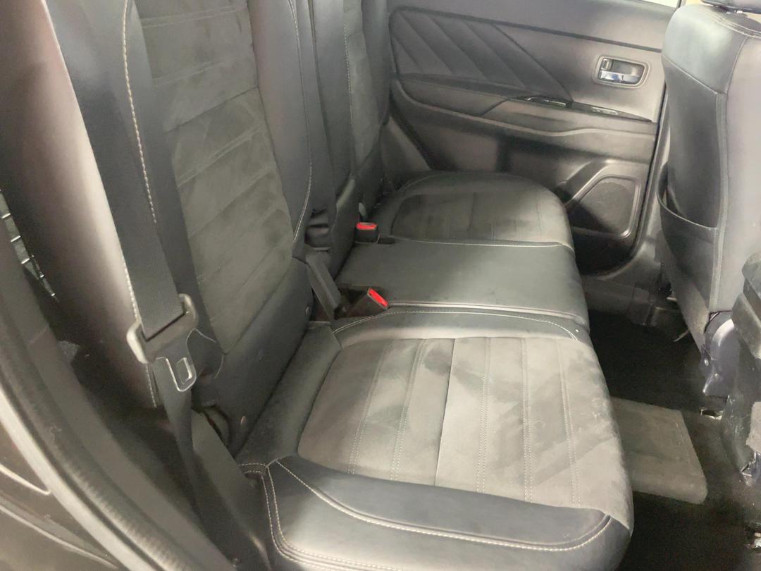 Photo '20' of Mitsubishi Outlander