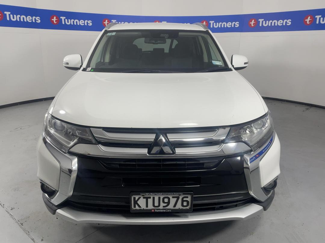 Photo '2' of Mitsubishi Outlander