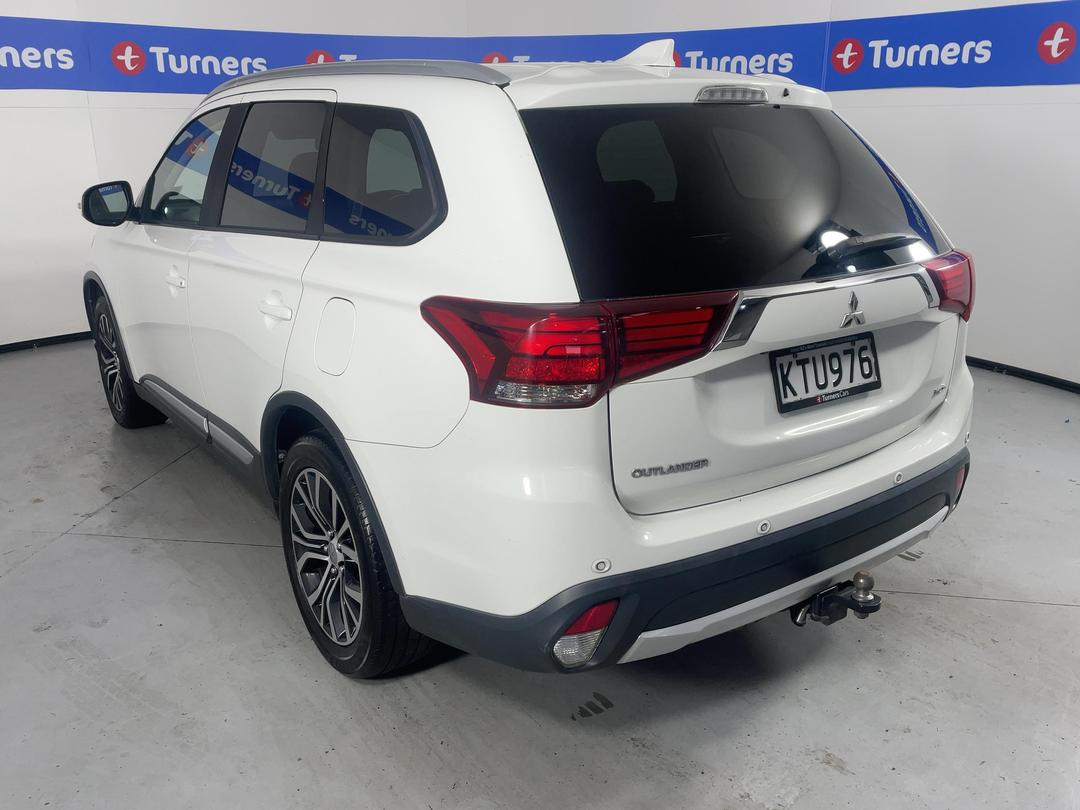 Photo '5' of Mitsubishi Outlander