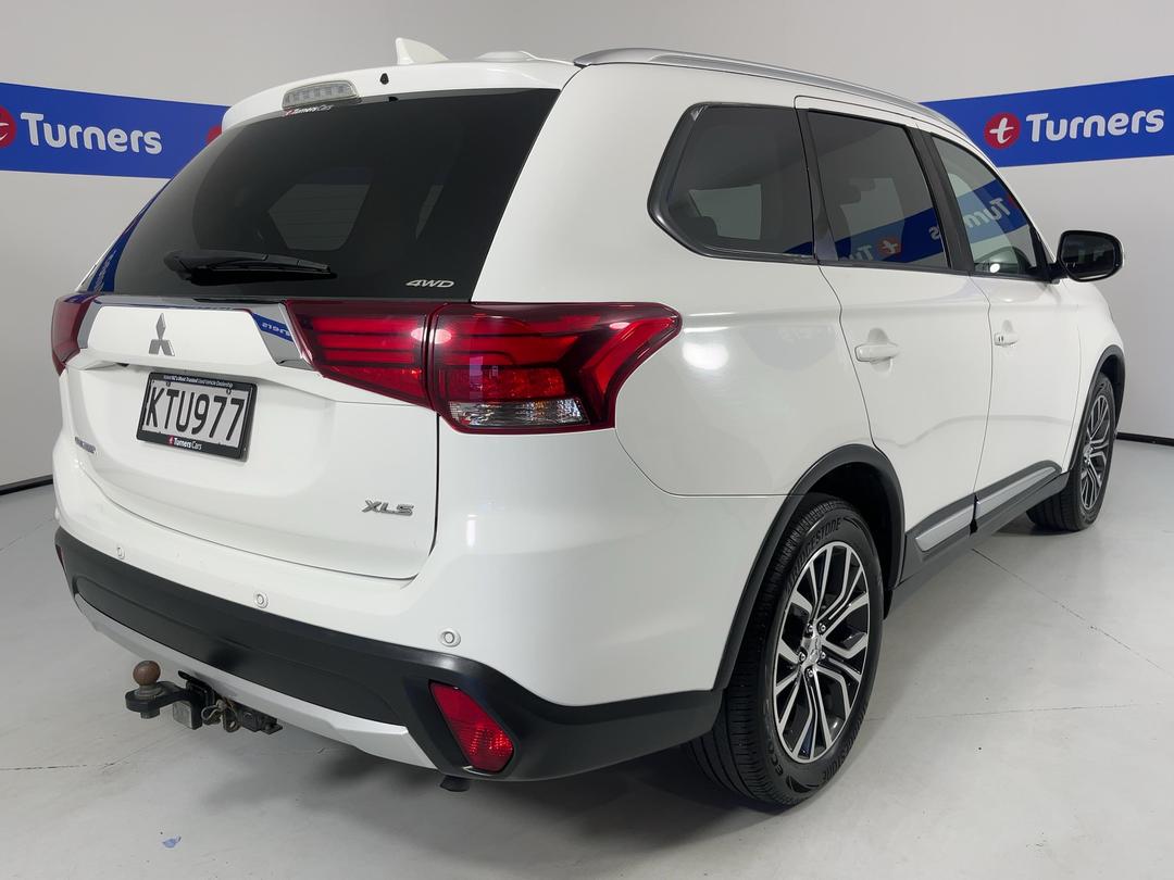Photo '7' of Mitsubishi Outlander