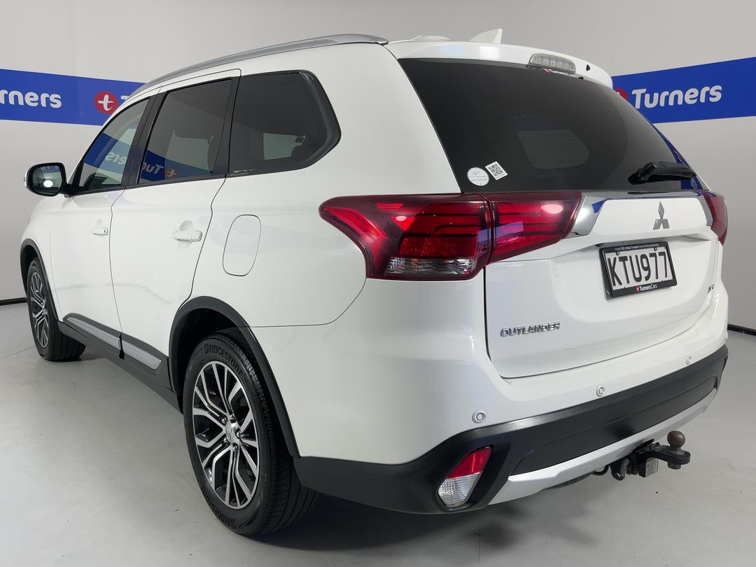 Photo '5' of Mitsubishi Outlander