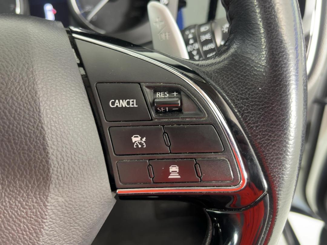 Photo '24' of Mitsubishi Outlander
