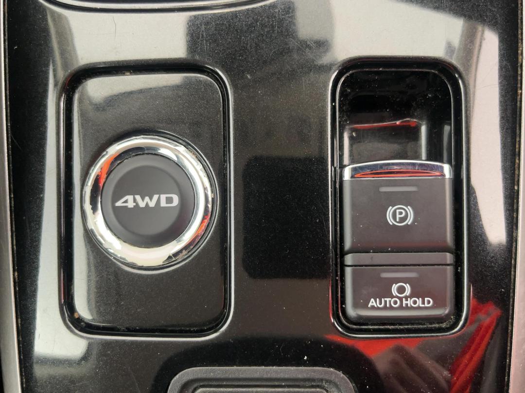 Photo '28' of Mitsubishi Outlander