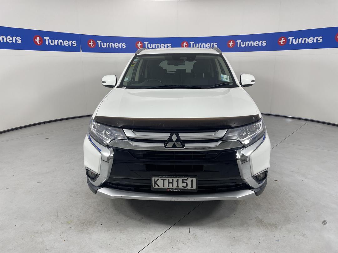 Photo '2' of Mitsubishi Outlander