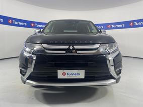 Photo '2' of Mitsubishi Outlander
