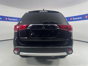 Photo '6' of Mitsubishi Outlander