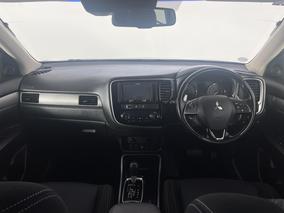Photo '17' of Mitsubishi Outlander