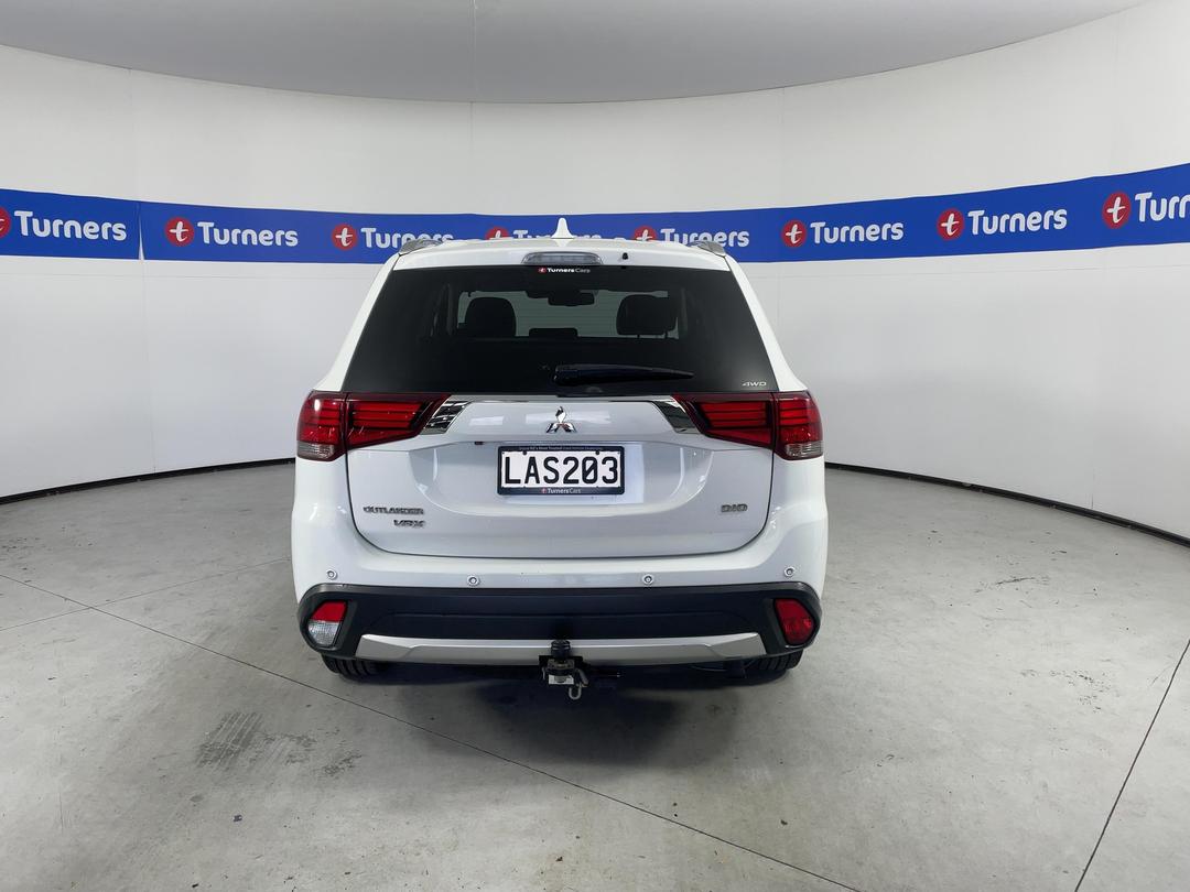 Photo '6' of Mitsubishi Outlander