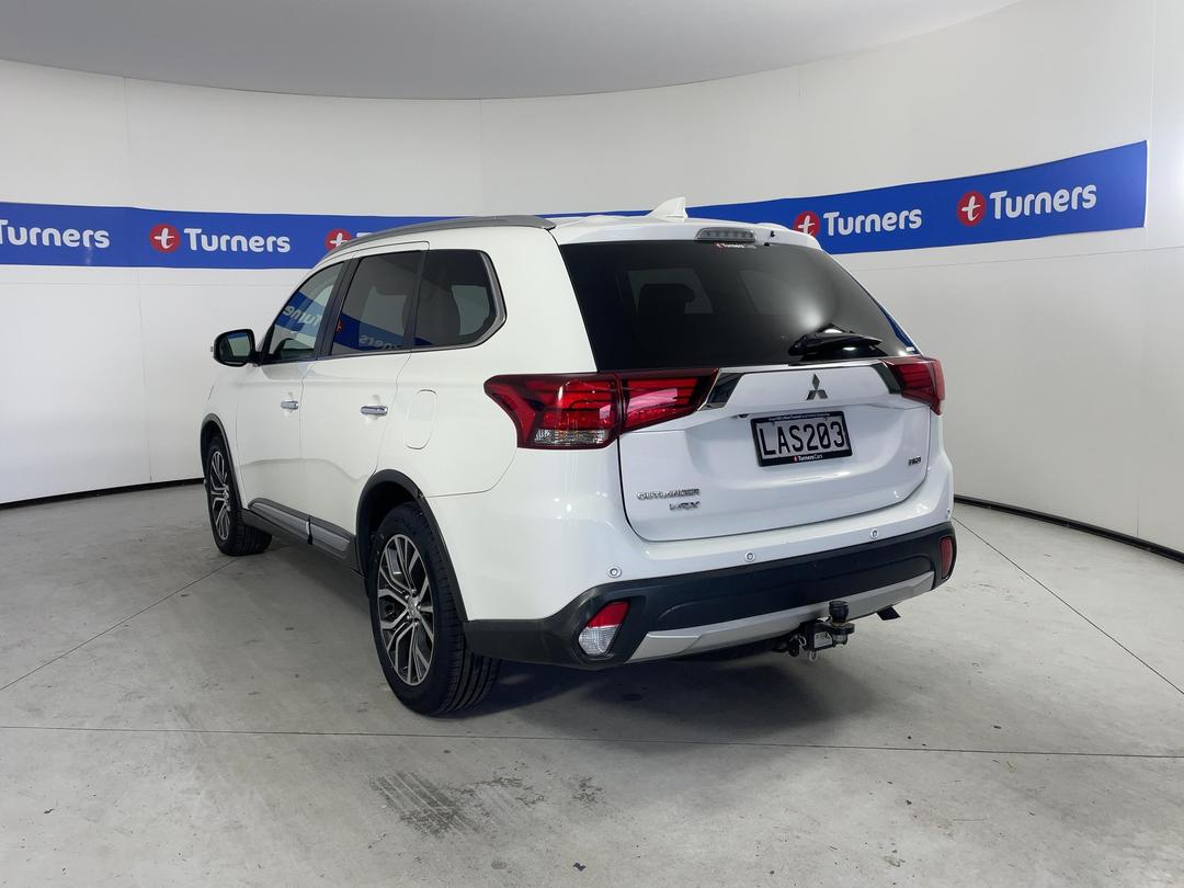 Photo '5' of Mitsubishi Outlander