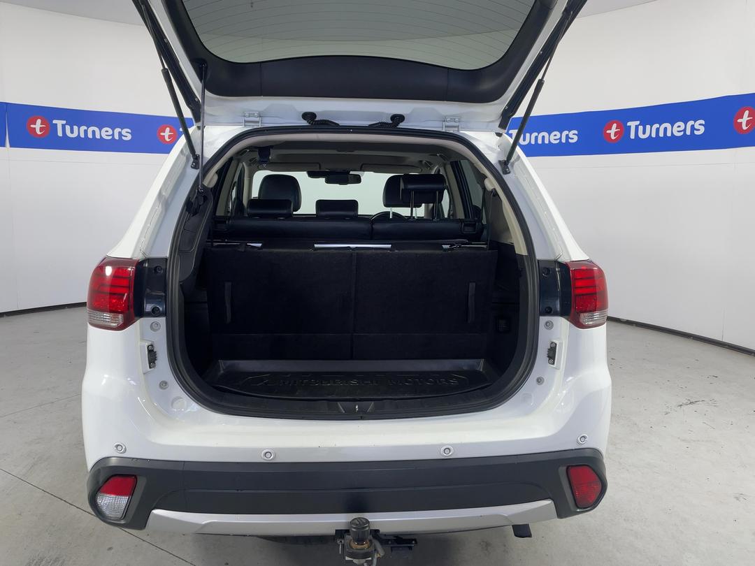 Photo '14' of Mitsubishi Outlander