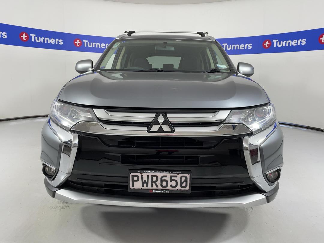 Photo '2' of Mitsubishi Outlander