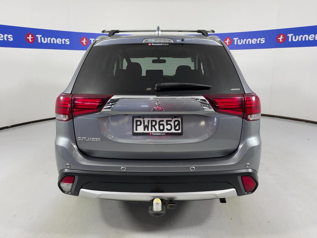 Photo '6' of Mitsubishi Outlander