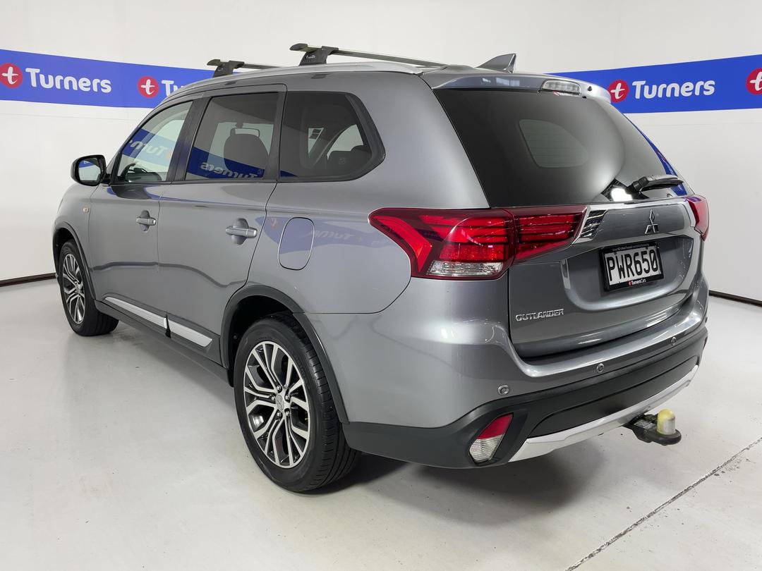 Photo '5' of Mitsubishi Outlander