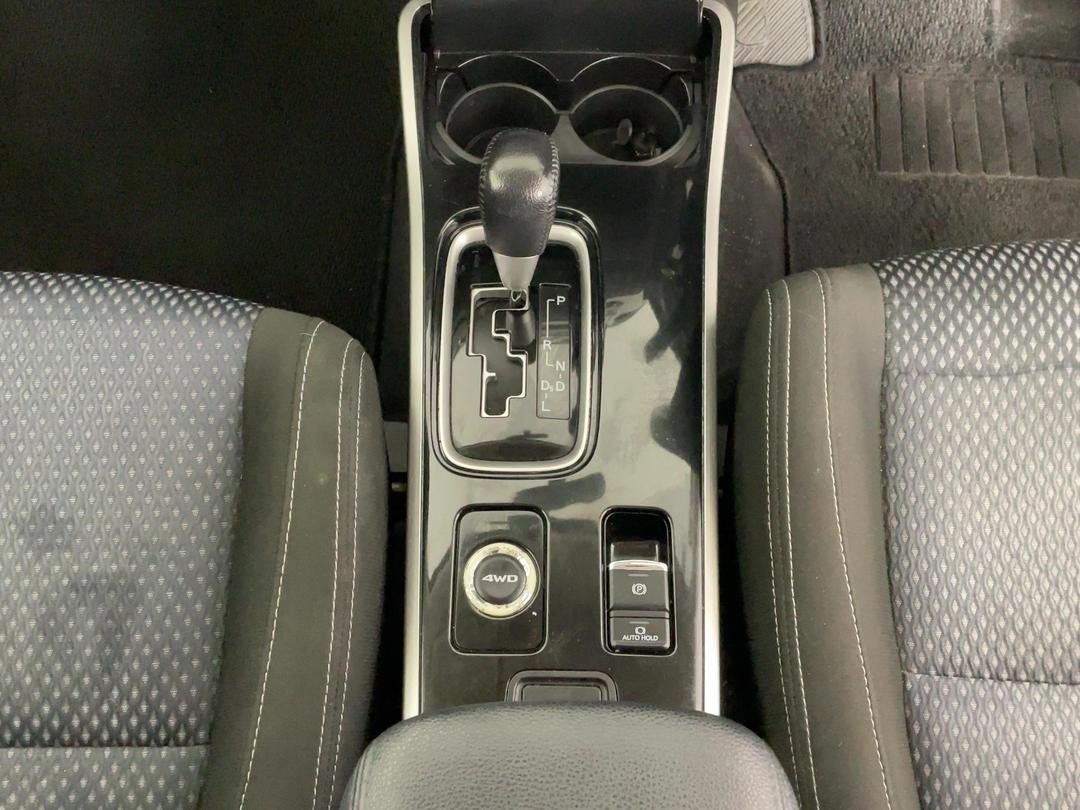 Photo '18' of Mitsubishi Outlander