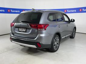 Photo '7' of Mitsubishi Outlander