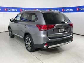 Photo '5' of Mitsubishi Outlander