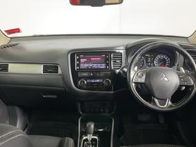 Photo '17' of Mitsubishi Outlander